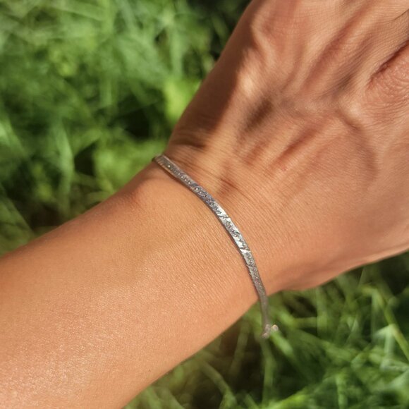 Lovely vintage 925 sterling silver ITALY etched lines herringbone 3 mm bracelet - Picture 12 of 16